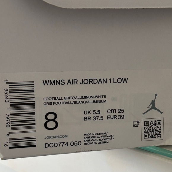 Air Jordan 1 Low - Picture 6 of 6